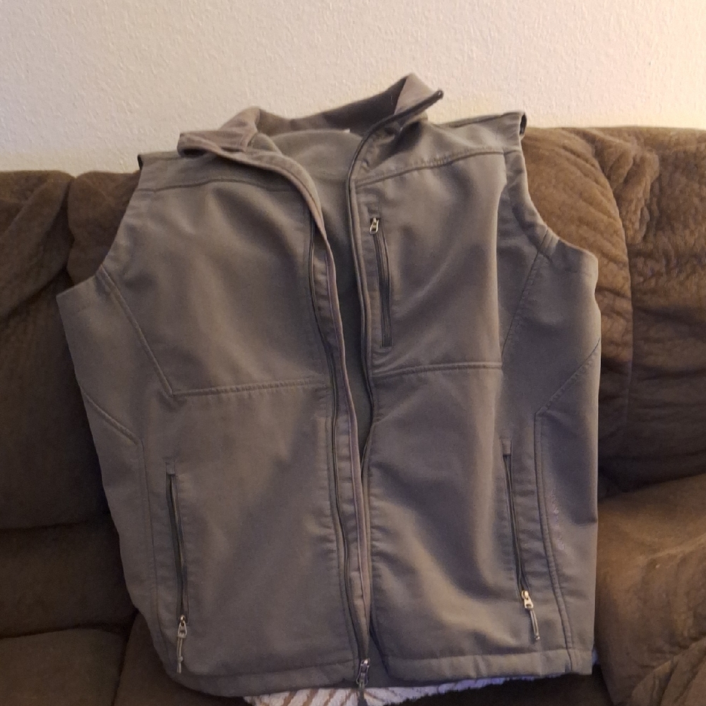 Equipment Men's Beige Zip Vest